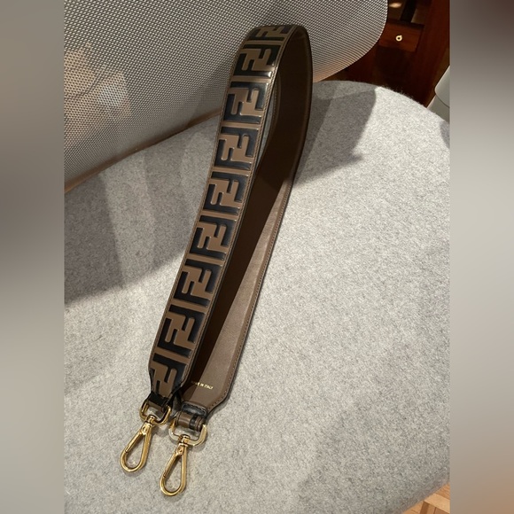 SOLD Fendi FF calfskin strap - Picture 2 of 4